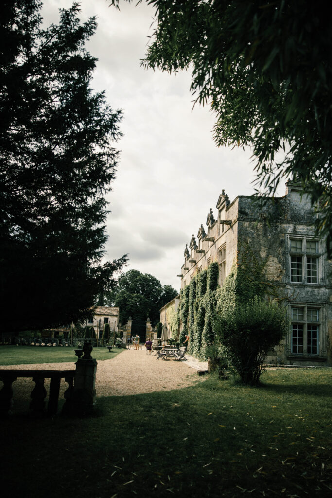 Romantiske omgivelser som minner om franske bryllupslokaler