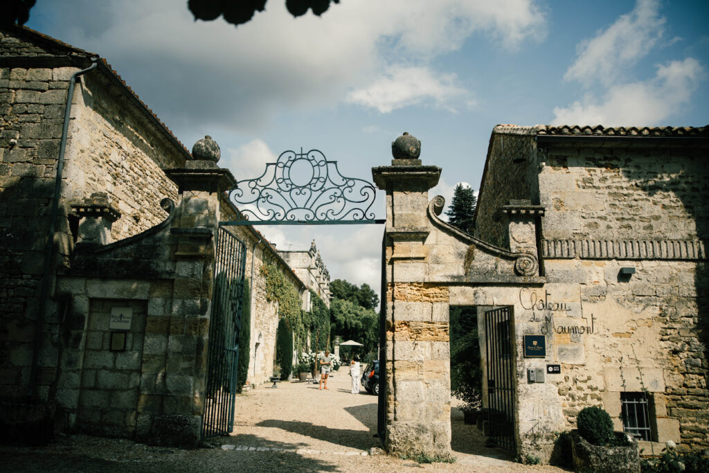 Romantiske omgivelser som minner om franske bryllupslokaler